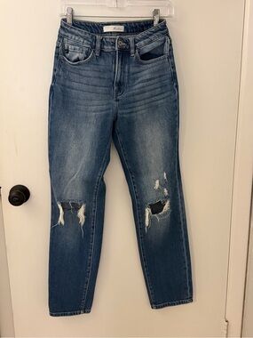 Kancan brand relaxed Dark Wash Distressed jeans. Comfy and stretchy. Size 5.